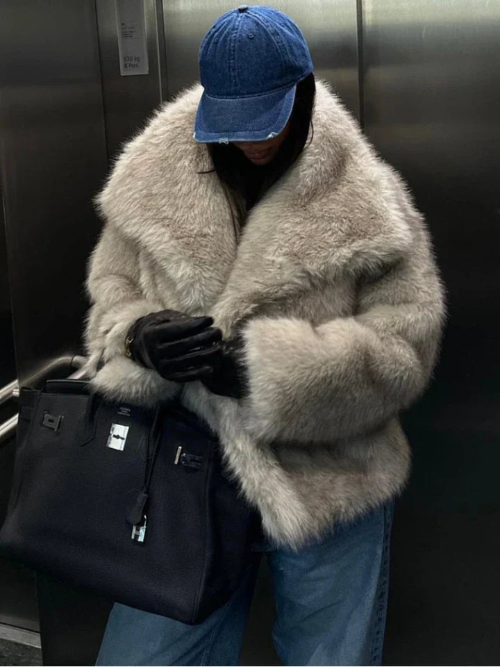 Marie | Luxurious Fluffy Jacket