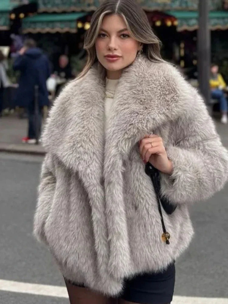 Marie | Luxurious Fluffy Jacket