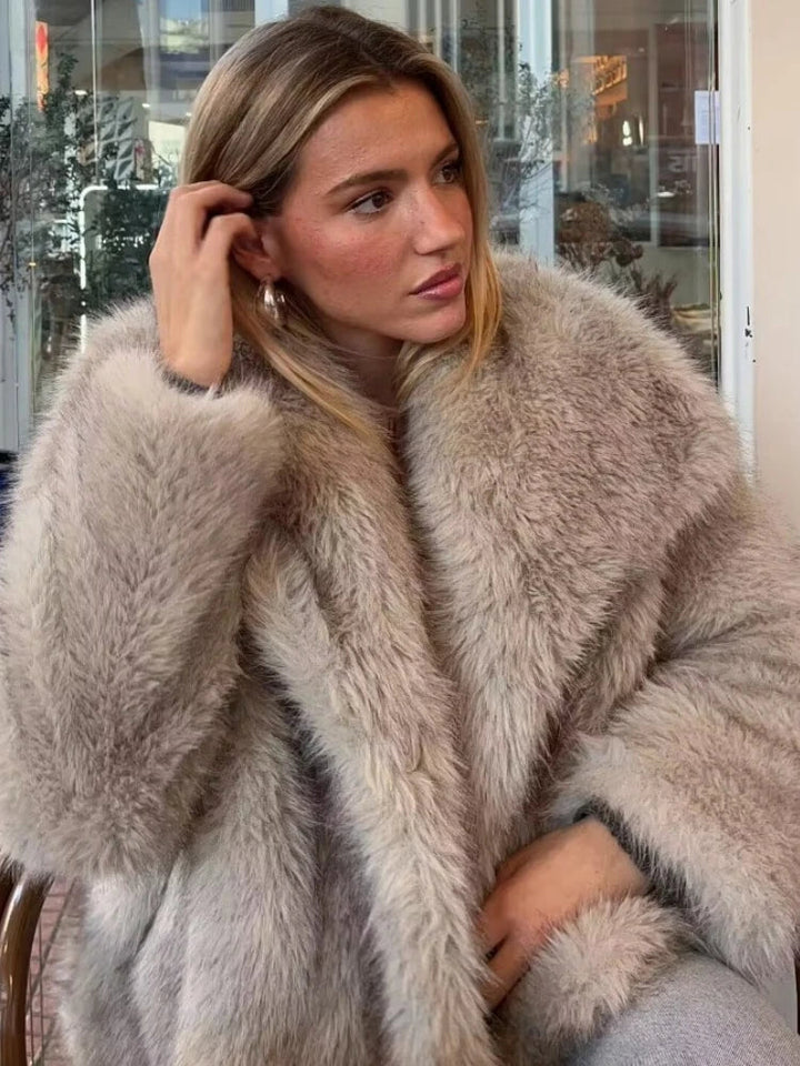 Marie | Luxurious Fluffy Jacket